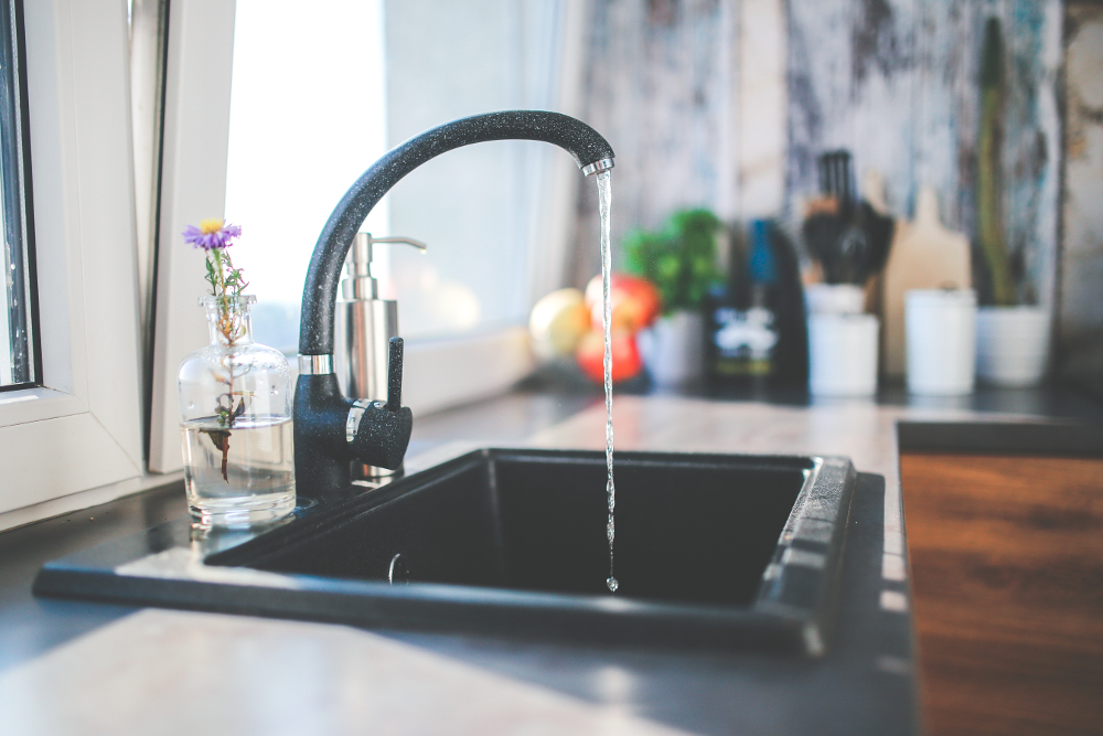 Kitchen sink tap water
